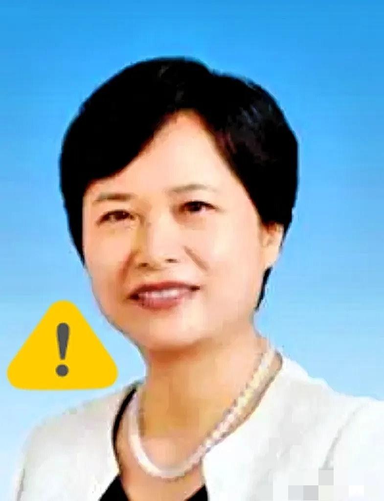 看到杜玲接受审查的消息，内心毫无意外，只感慨一句迟来的整治。深耕深圳各区三十余