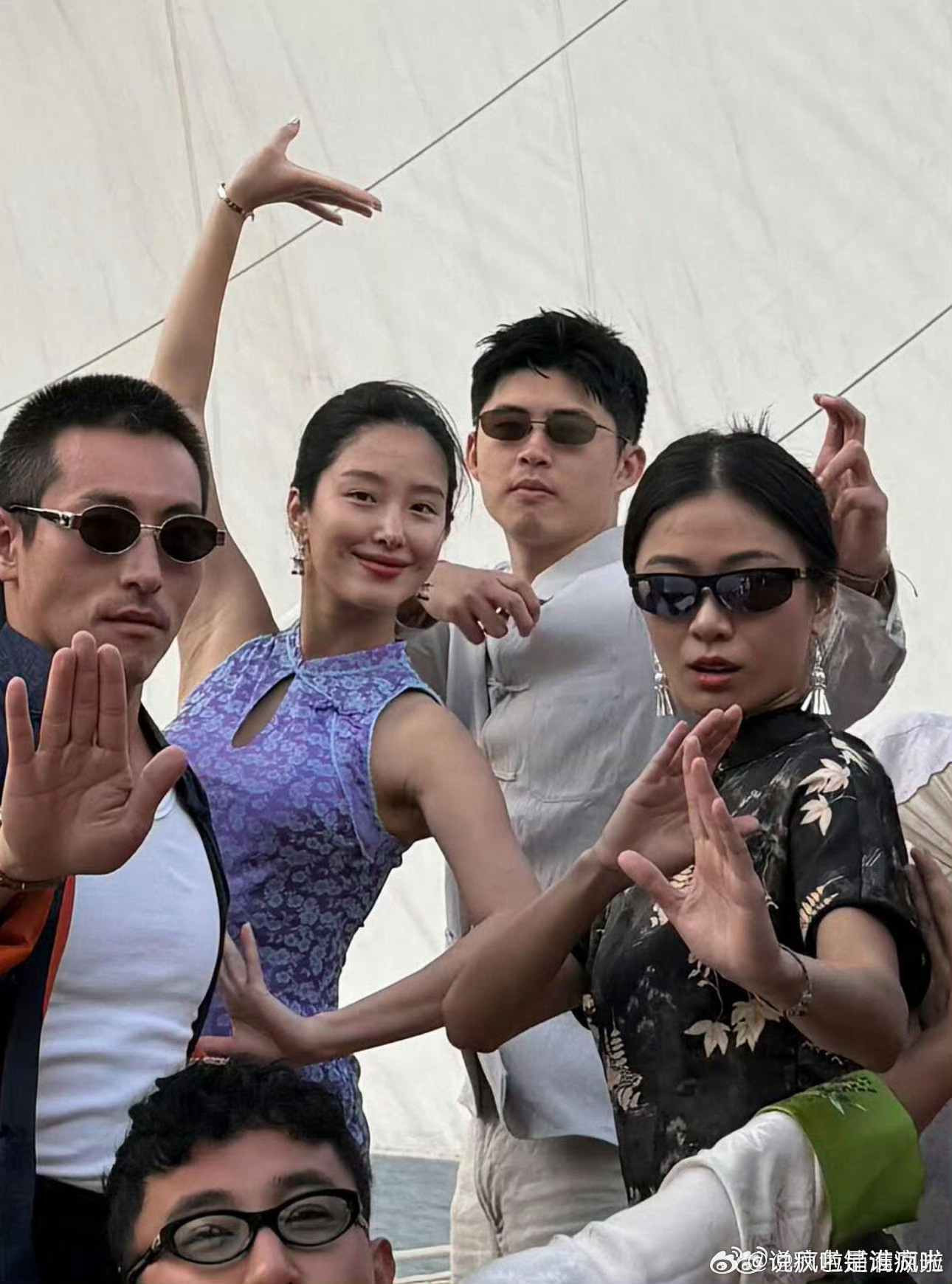 杨采钰首晒与老公合照蛮帅蛮般配的。​​​
