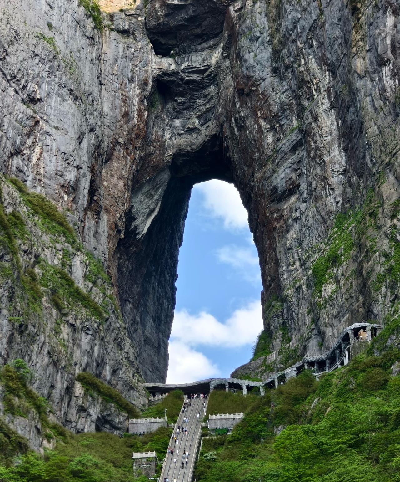 有没有发现今年五一张家界真的没咋排队天门山也几乎不排队🎈天门山上行索道检修