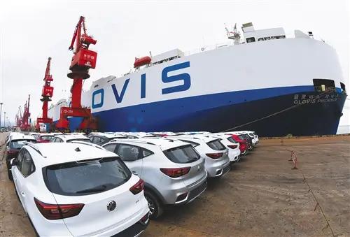 产销出口双冠！中国汽车工业的崛起与自省2025年中国汽车产业交出震撼成绩单