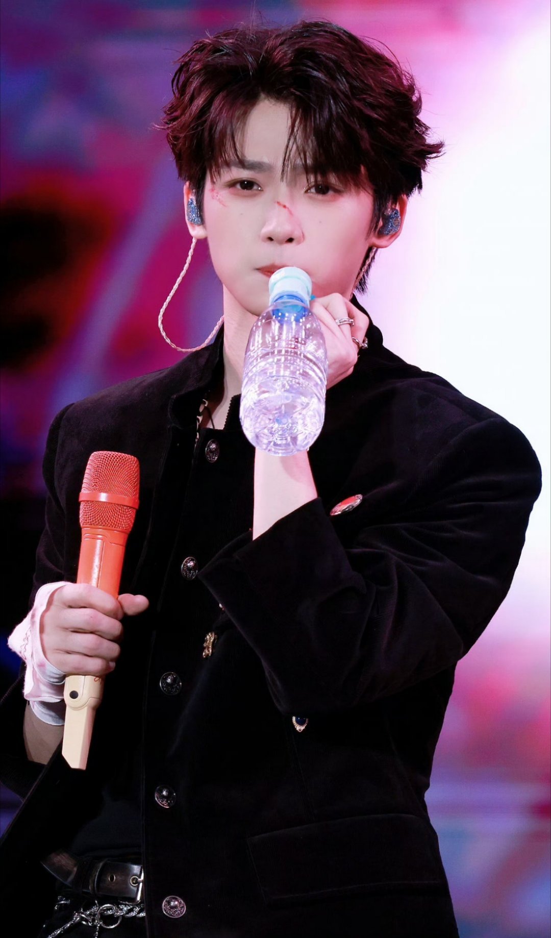 怎么会有人喝水这么萌[哭哭]，梓渝太可爱啦，哎呦怎么如此萌啊啊啊​​​