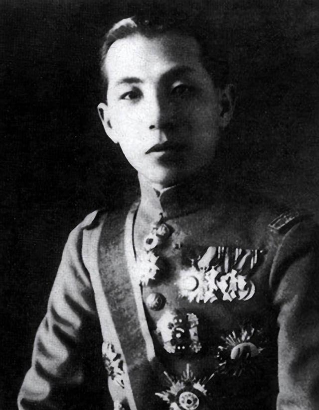 在杨宇霆被张学良轻易杀害的事件中，我们可以清楚地看到，张学良在处理这件事情上显得