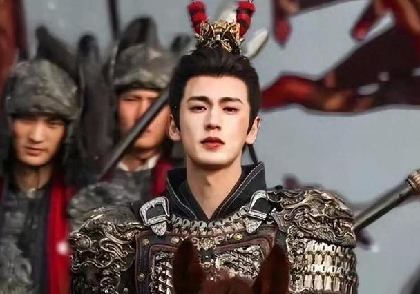 被骂反而涨粉四百万？饭圈逻辑太有意思粉底液将军的梗出来后，张凌赫反而涨了四五