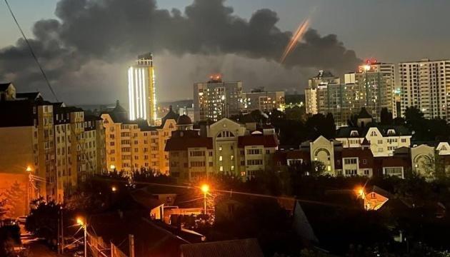 乌克兰远程无人机和导弹袭击利佩茨克和伏尔加格勒。在利佩茨克市，利佩茨克CHP