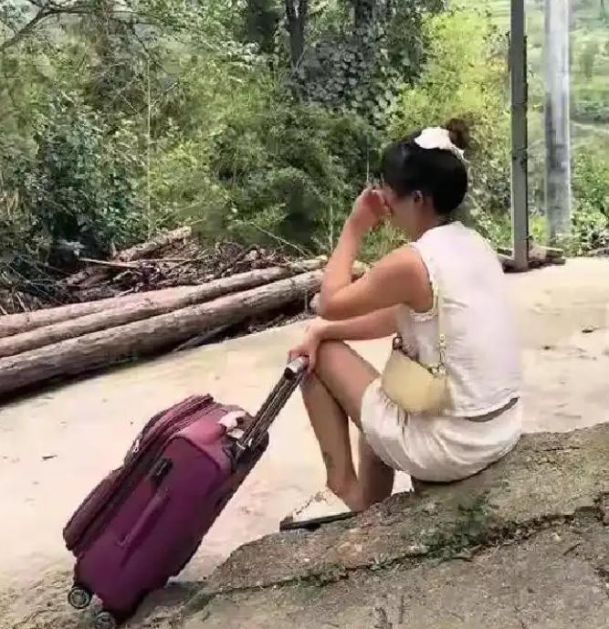 邯郸这位快40岁的大姐，三年前丈夫破产，扔下孩子卷钱离婚跑了，三年后前夫东山再