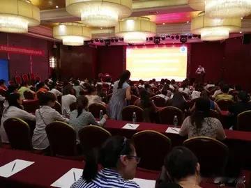 春节后上班第一天，为什么要先开个会？其实原因很简单，七八天的长假，对于领导说就