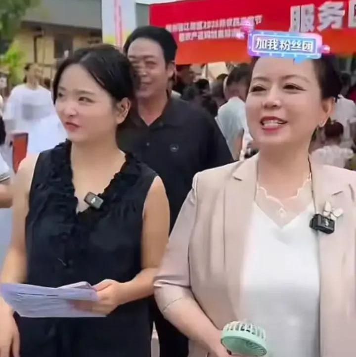 许敏的律师李圣，前脚刚在开封打赢一场官司，后脚就登上了泰山。他发了句“会当凌绝