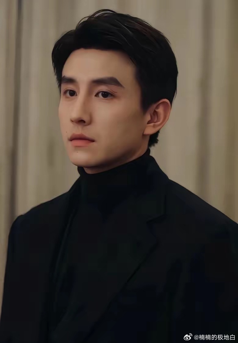 突然发现，刘萧旭这个人其实很聪明!短剧圈集体在横店走红毯，网上几乎一边倒的在吐