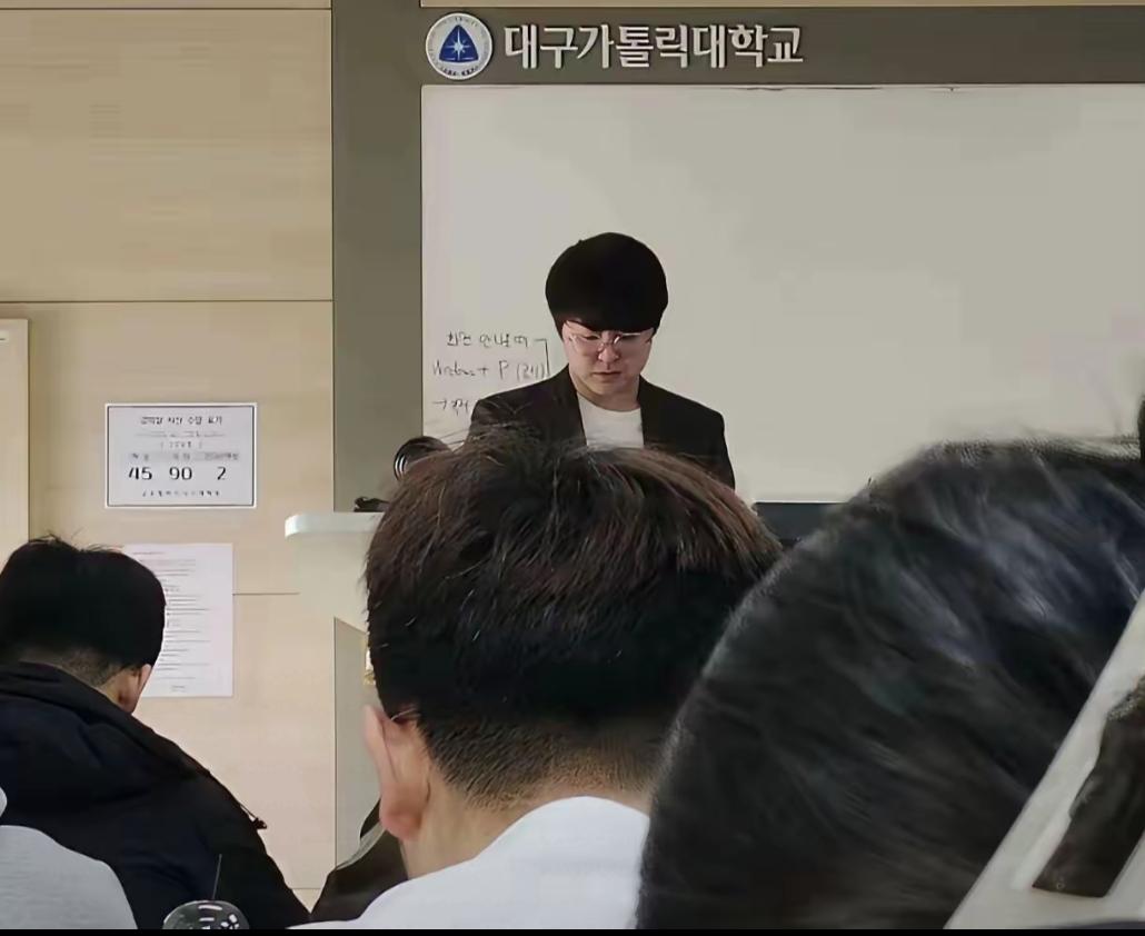 赴韩领取毕业证受害人的姐姐对凶手郑某想要与受害人文文结婚的言论做出了三点回应：