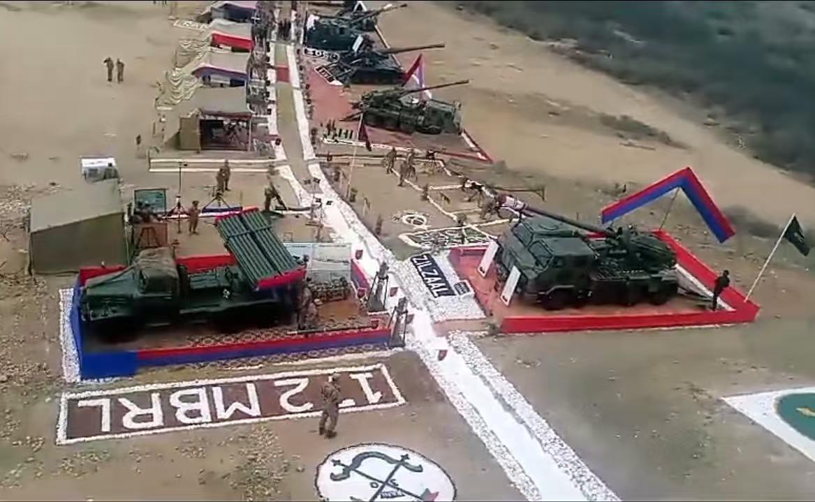 南亚局势紧张升级！印度坦克师正不断集结，准备应战，巴基斯坦装甲师也正在向印度边境