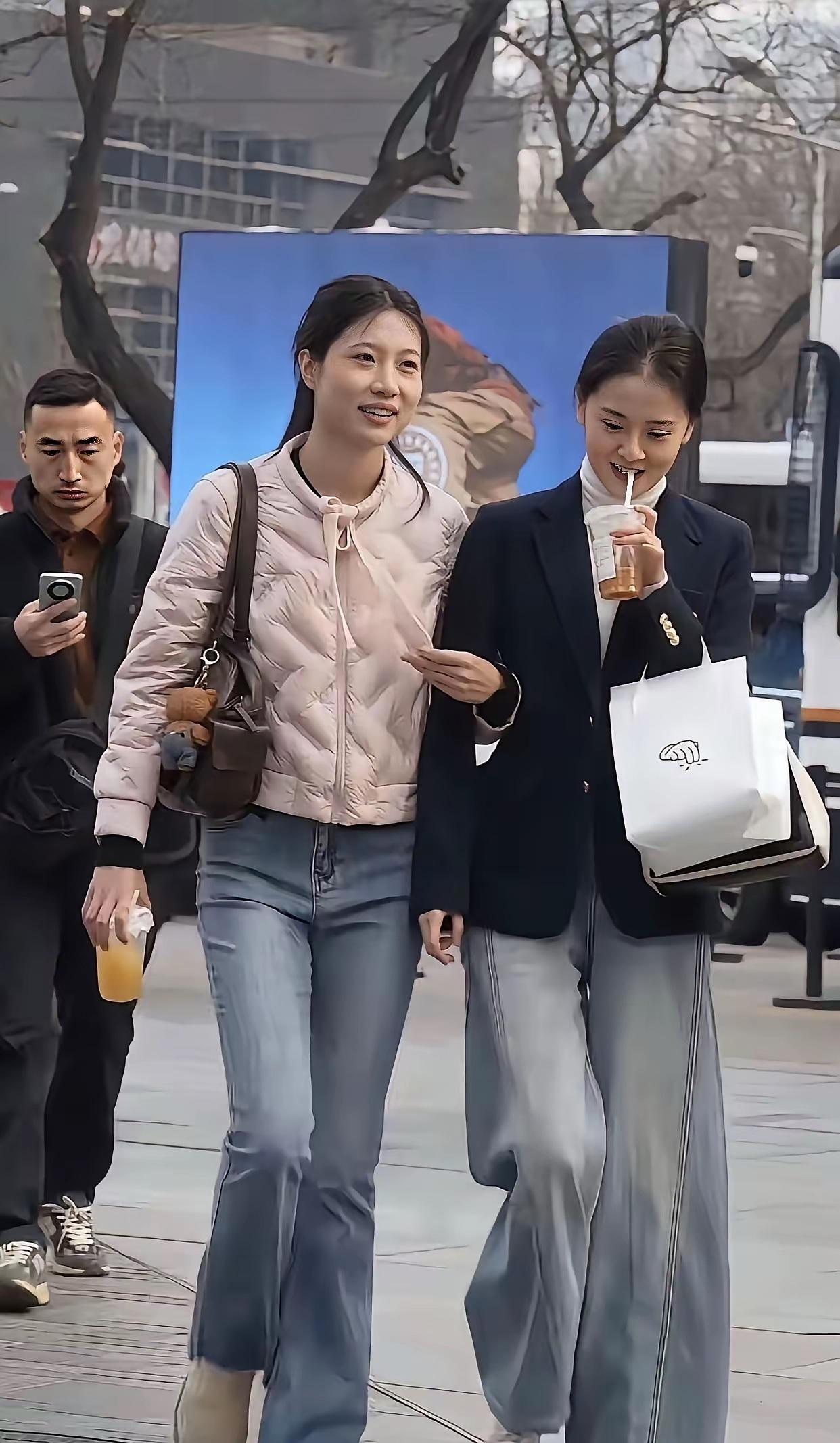 身材好的才可以穿紧身裤，而阔腿裤对于身材的要求并无讲究！