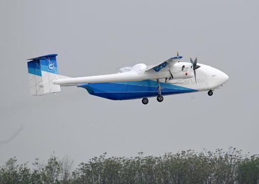 今天我国HH-200无人运输机首飞成功！咱这飞行卡车，直接把老外卷麻了。要问这