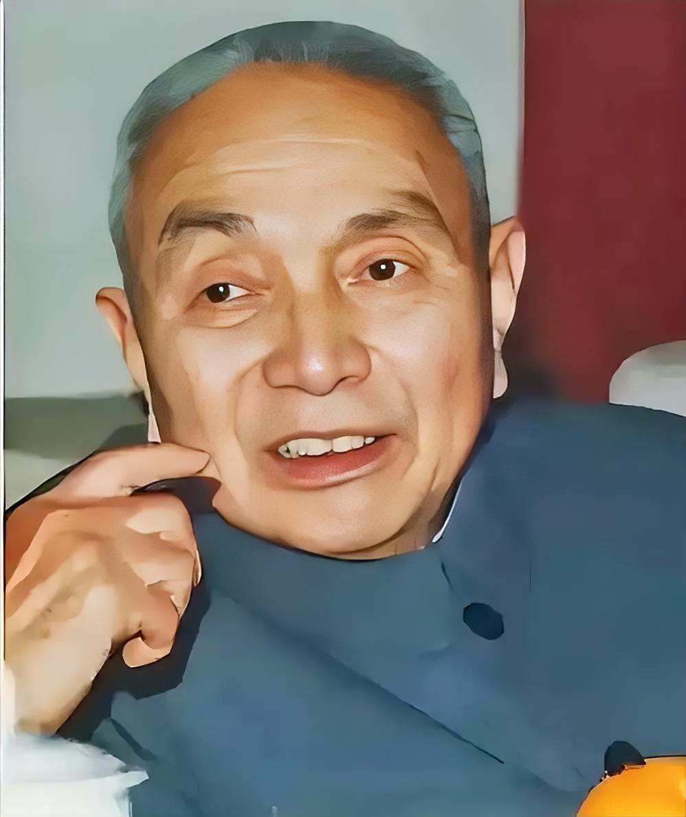 1997年10月20日，郭汝瑰被一辆大货车撞倒，抢救无效身亡，三天后，他家突然收