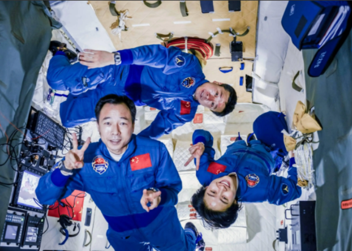 为什么大家都不提中国空间站了？没脸提，跟国际空间站差距太大。国际空间站确实是
