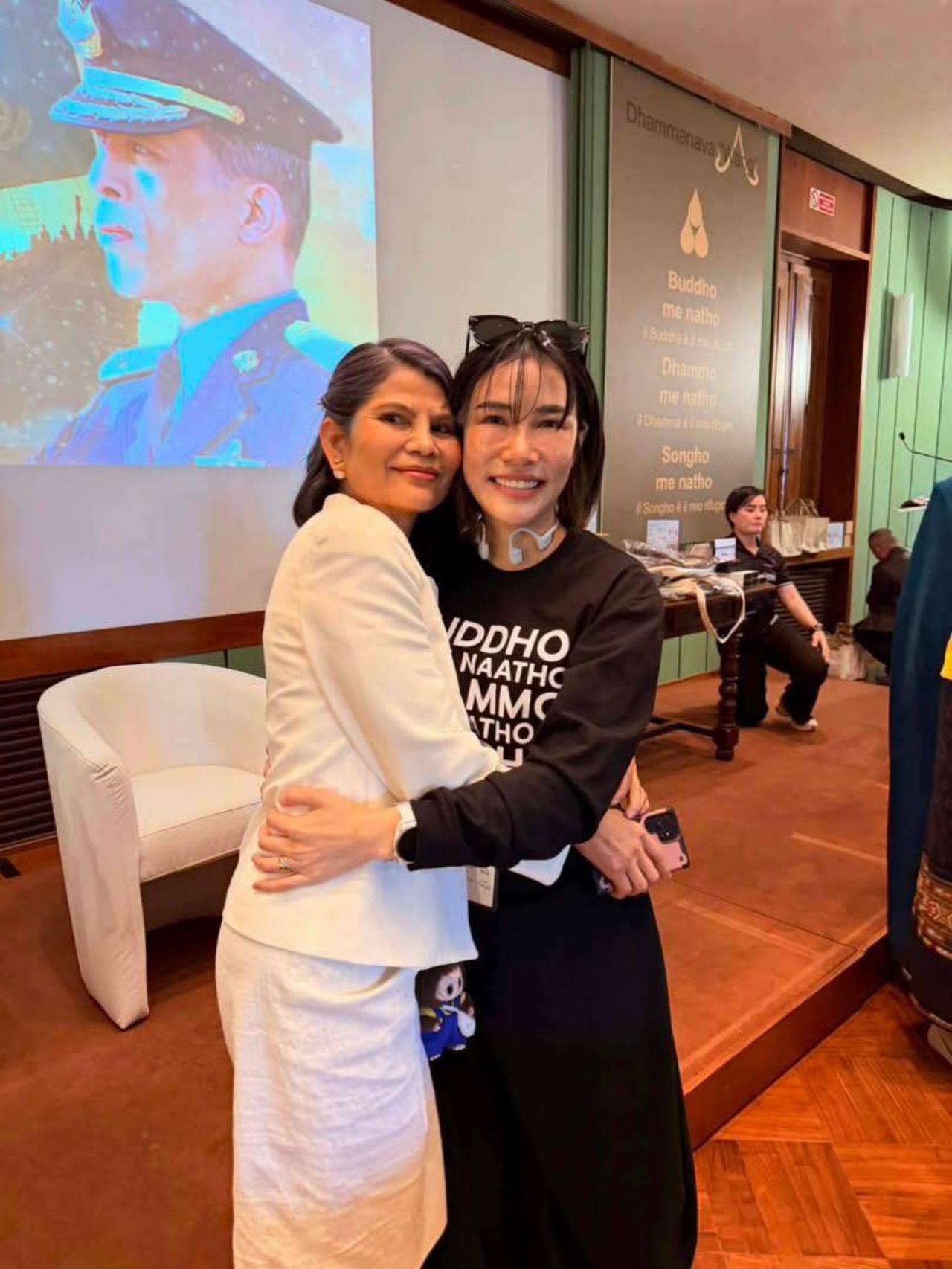 40岁诗妮娜美人迟暮，脸部浮肿断崖式衰老2026年4月24日，消失数月的诗妮娜