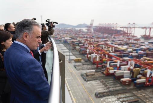 乌拉圭总统奥尔西是真的被“震撼”到了，他昨天到上海参观一圈后，在社交媒体上发布两