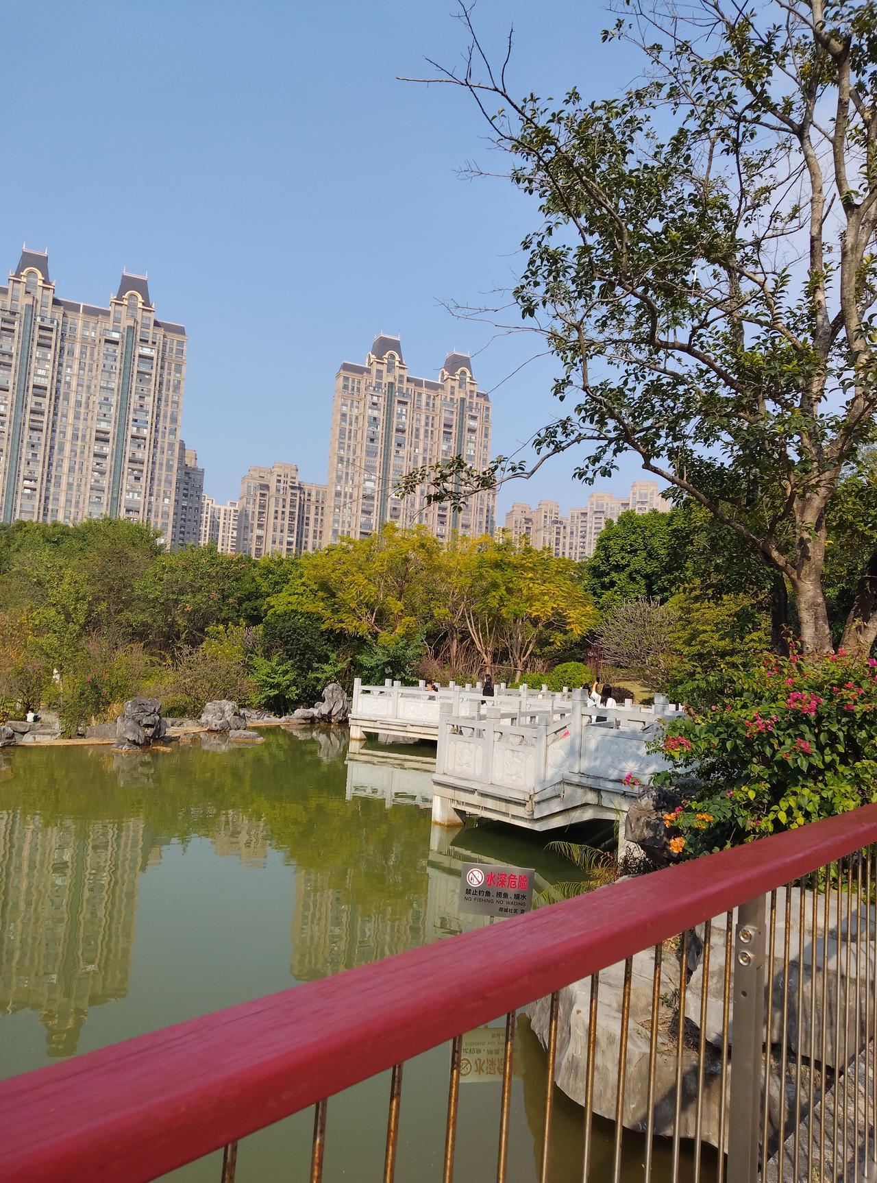 日本央行宣布加息25bp，这事儿影响可不小。先是利率达到自2008年全球金融危机