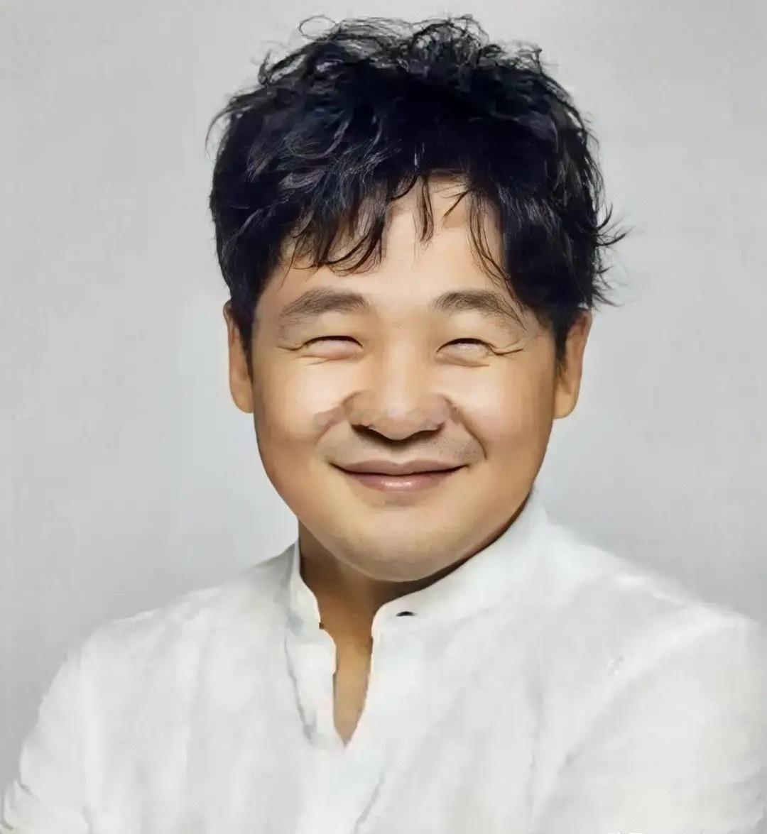 大家还记得这位男演员吗？他今年47岁，土生土长山东临沂人，空政电视艺术中心演员。