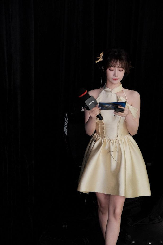 小钰体面人！Rookie发文致歉后，小钰也正式回应与Rookie分手后的传闻！小