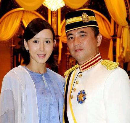 很多人好奇，胡静老公到底为啥离婚？大家都知道朱兆祥是二婚，和前妻有3个儿子，