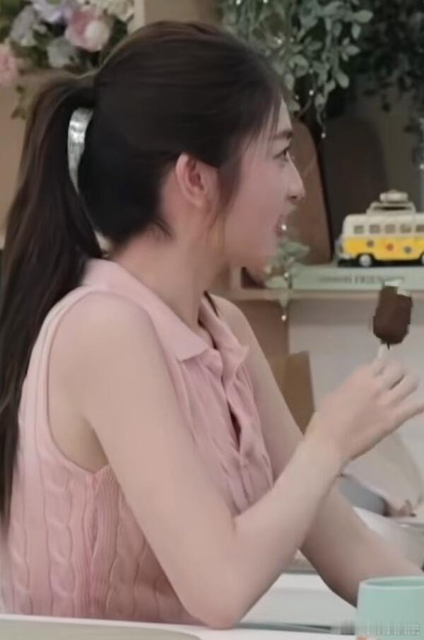 见过脸红，没见过整颗头都红的，还是第一次见蓝蓝这么红～心动的信号心动的信号8​