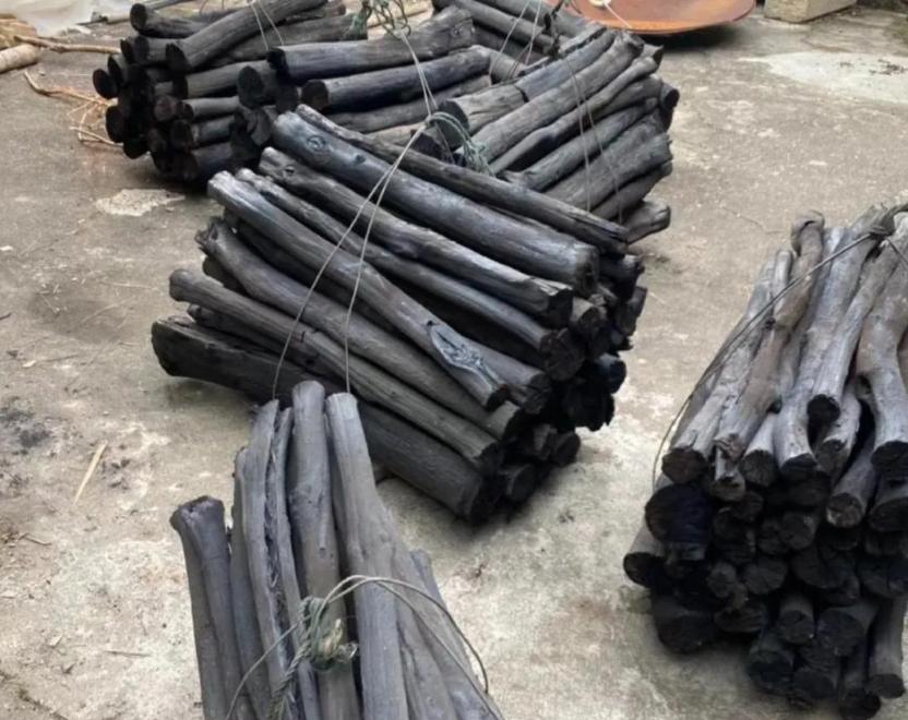 木头明明能直接烧，古人却非要“折腾”成木炭？真不是多此一举 在那个没有电