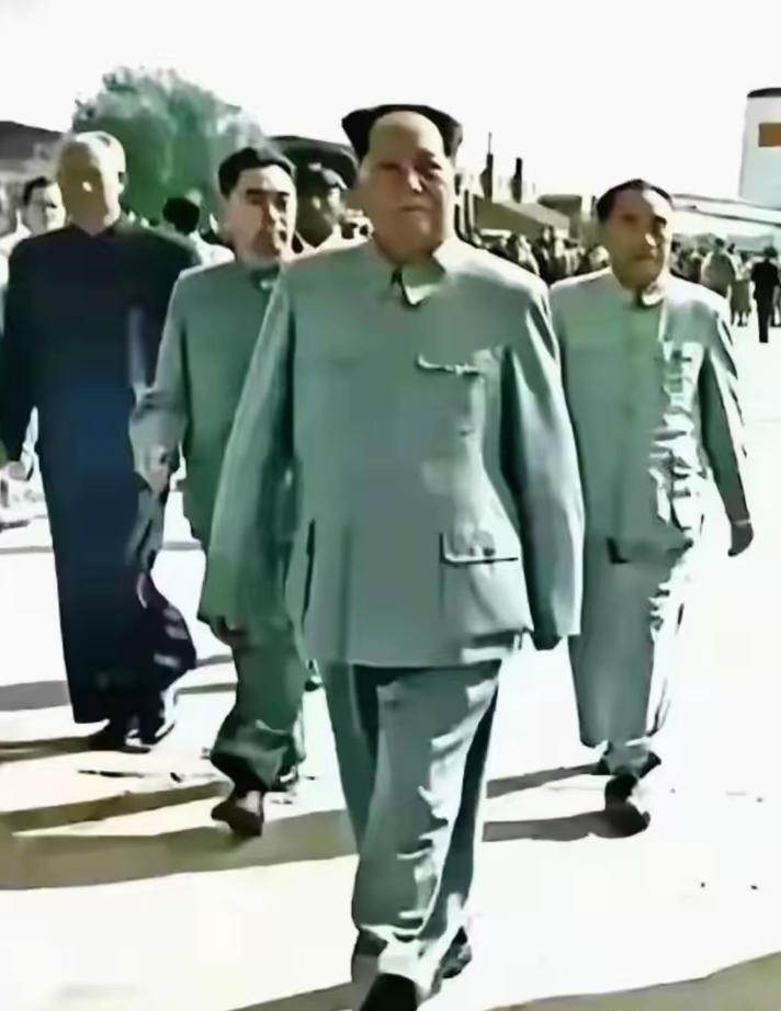 毛主席那一代无产阶级革命家为什么伟大，为什么让人怀念？因为他们的丰功伟绩太硬核了