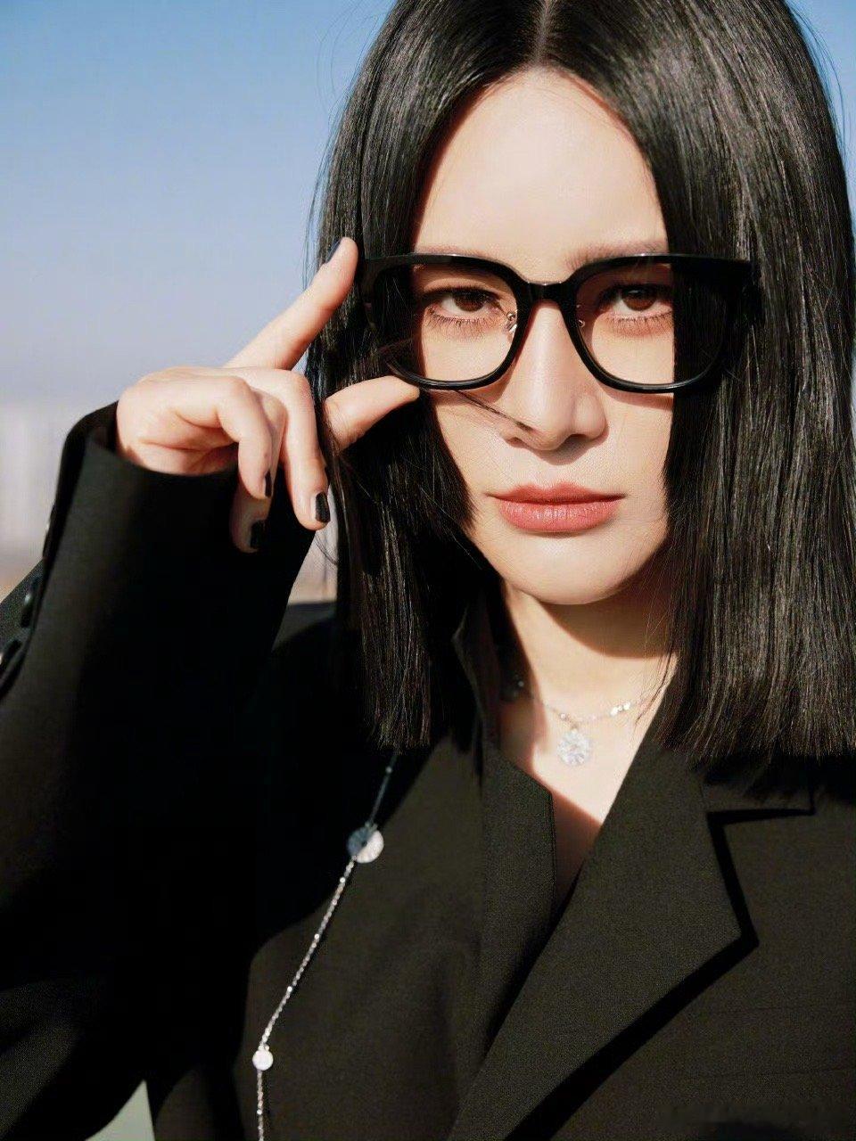 尚雯婕三个问题让选手直面野心当苗梦初唱《野心家》时，她不只是表演，更是在宣言。