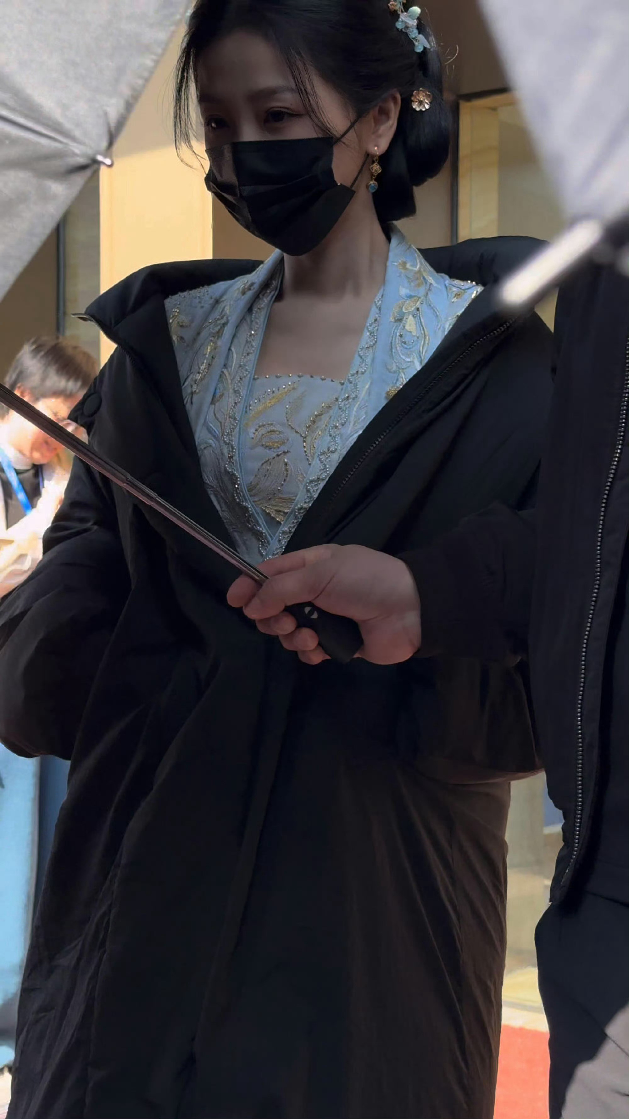 虞书欣蓝衣造型虞书欣《云初令》蓝衣造型，温柔端庄气质太好了，期待欣欣虞书欣云