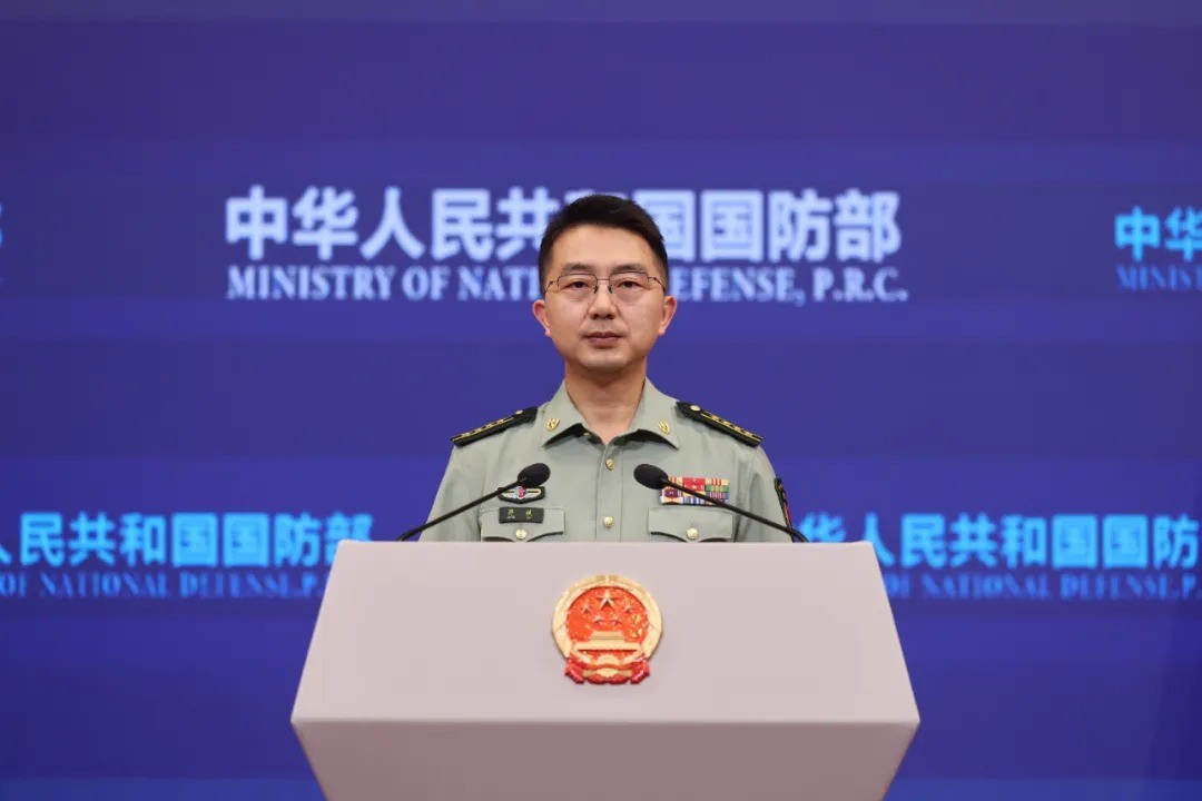 国防部要求美方约束一线部队，美军舰擅自侵闯黄岩岛？15日下午国防部发布会上，发