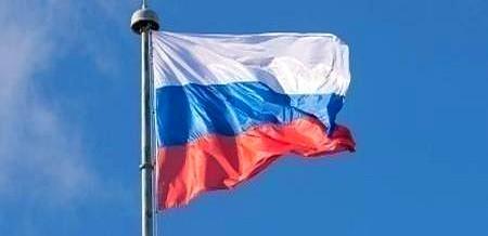 翻开俄罗斯地图，第一感觉不是大，是慌。四面漏风，一马平川，谁都能来踹一脚。西边