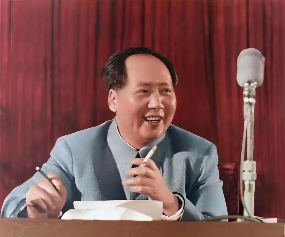 1949年春天，仗还没打完，搞情报的李克农将军，有天突然问了毛主席一个挺有意思的