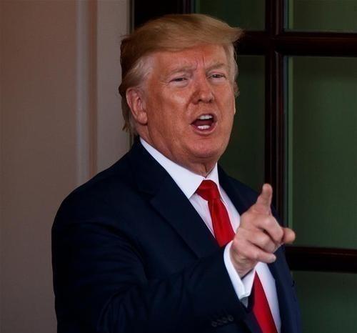 盖世普言！有人当面问特朗普：“世界上还有谁能管得了你？”他没有躲闪，直接接过了话