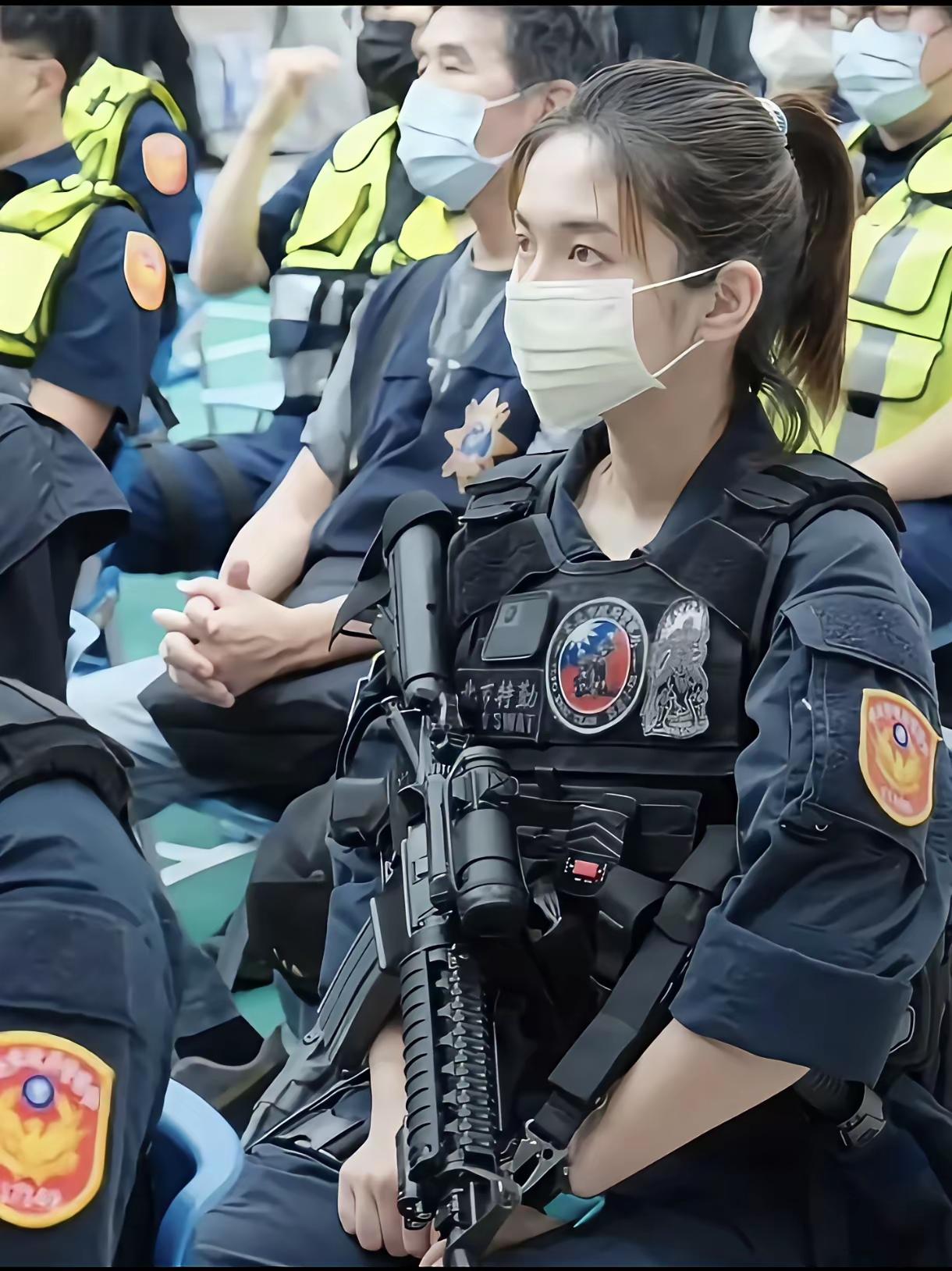 不知你有没发现，台湾的特勤精英队，跟我们有点不一样。你说这女特勤手里这把枪，