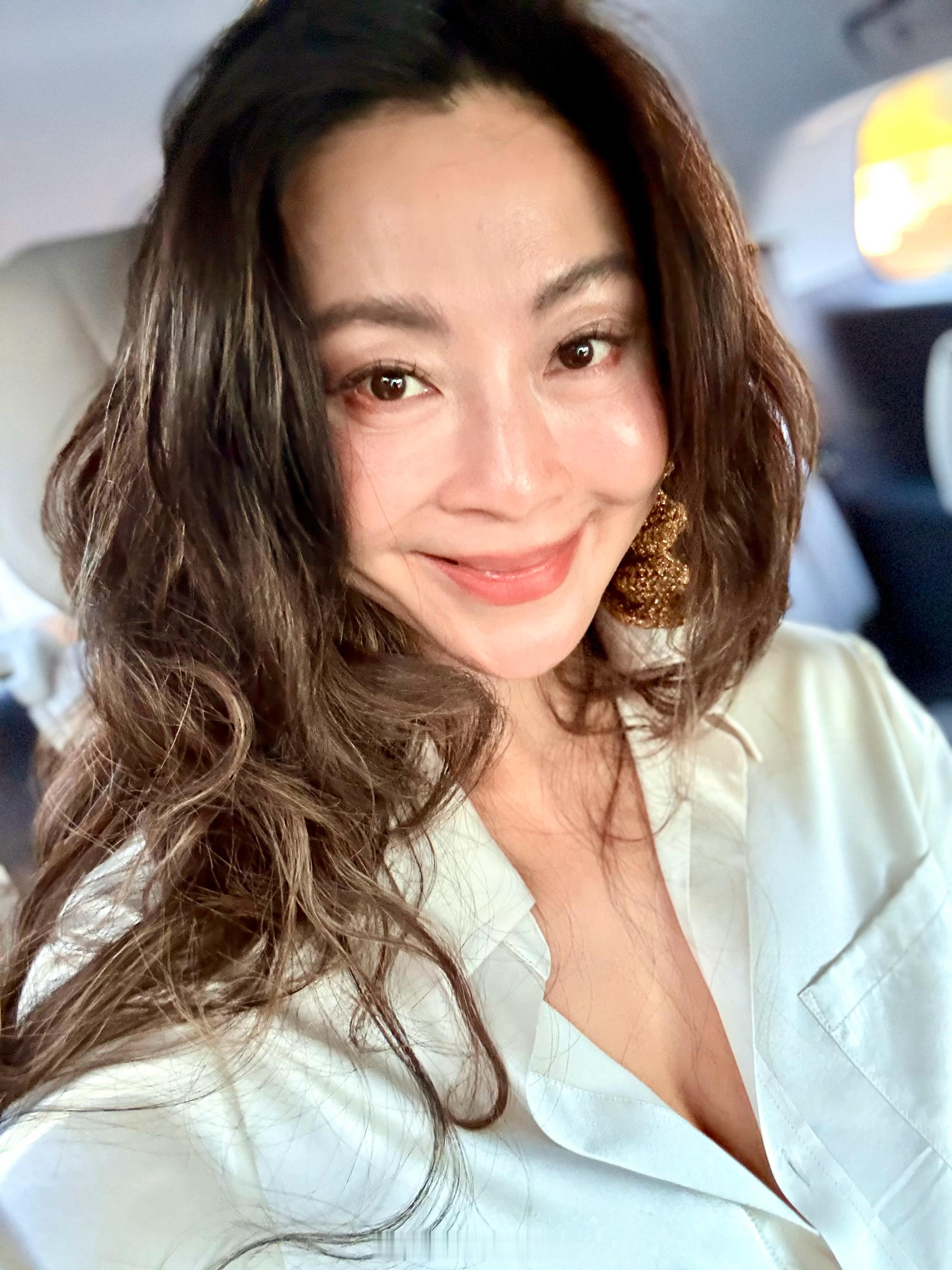 北京6点的清晨，赶去机场出差，煮了三个鸡蛋当早饭。我出差通常都是酒店吃3-4个鸡