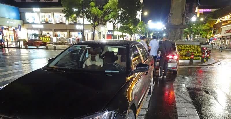 宝来VS朗逸终极对决：配置更香的宝来为何卖不过朗逸？年轻人选车必看！