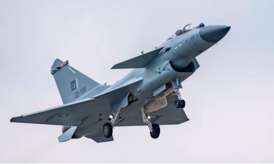 咱们先把账算清楚。巴基斯坦空军现有36架歼-10CE，这是公开确认的合同