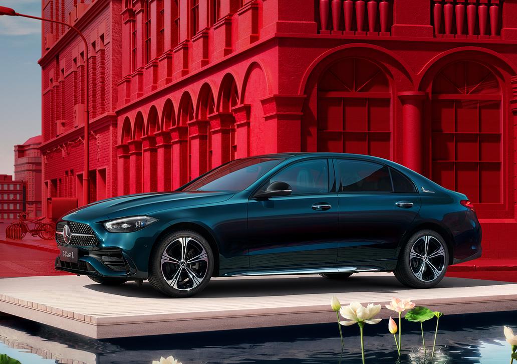 日前，我们从梅赛德斯-奔驰官方获悉，该品牌旗下中型车2026款奔驰C级正式上市，