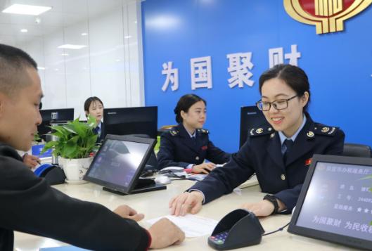听说现在国内的打工人遇到拖欠工资，不再第一时间拨12333找劳动监察，也不忙着申