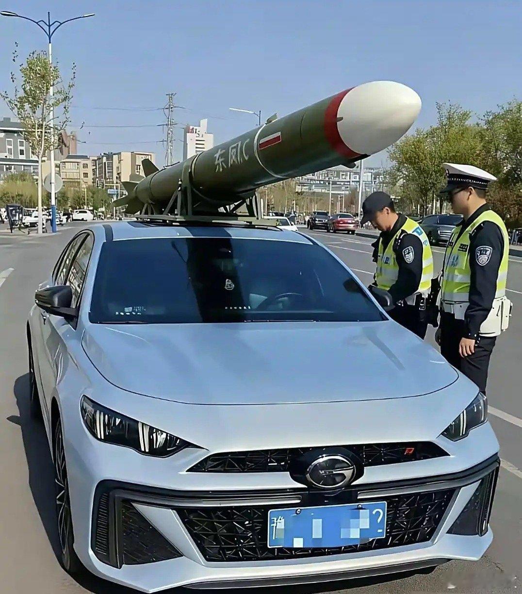 感觉还有不少人没从阅兵里走出来[汗]​​​