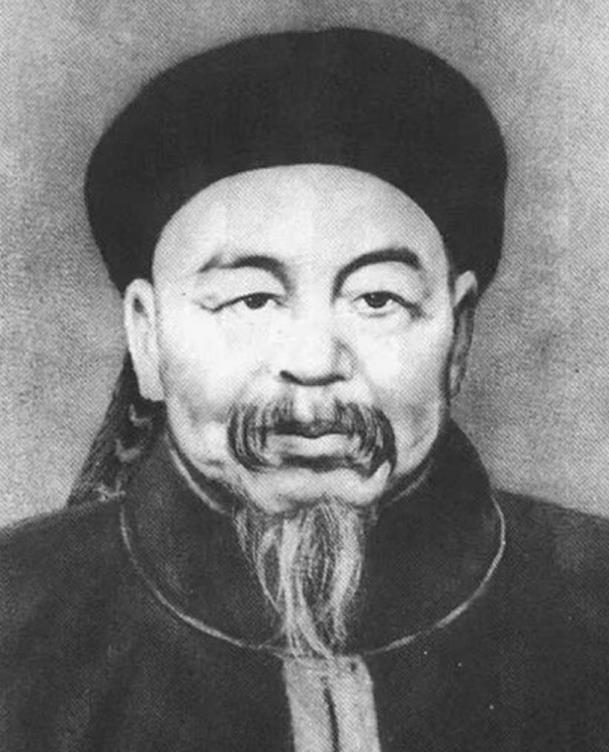 左宗棠倒插门进了周家，连生三个女儿后，妻子劝他纳妾，左宗棠死活不肯，丈母娘说：“