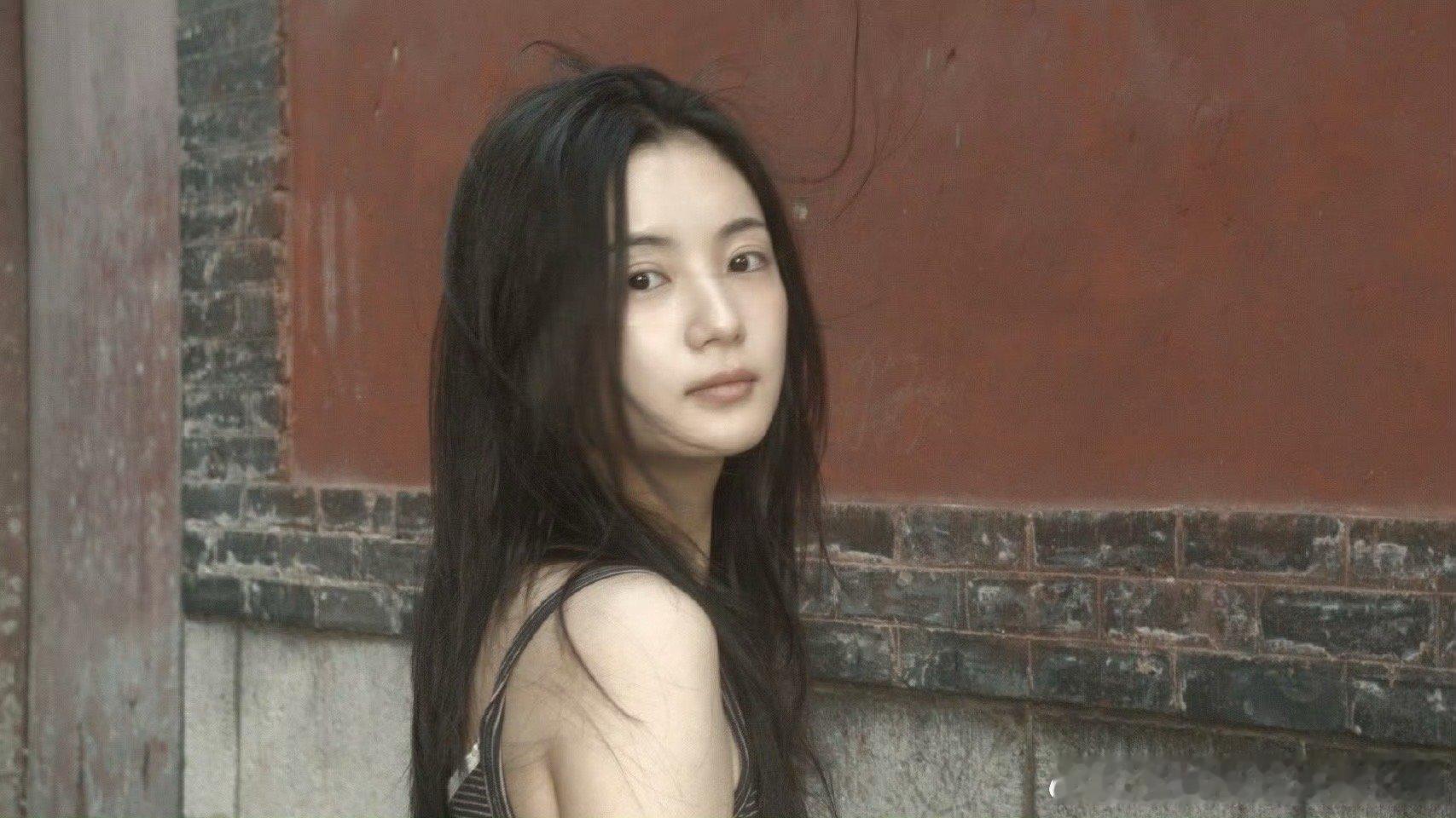 张雅钦，青春伤痛文学[抱抱]​​​