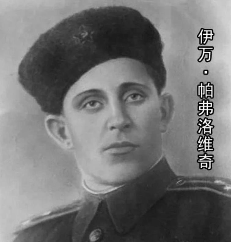 1941年6月30日，苏军一名炊事兵正在营房里做饭，突然一辆德军坦克趁着夜色朝营