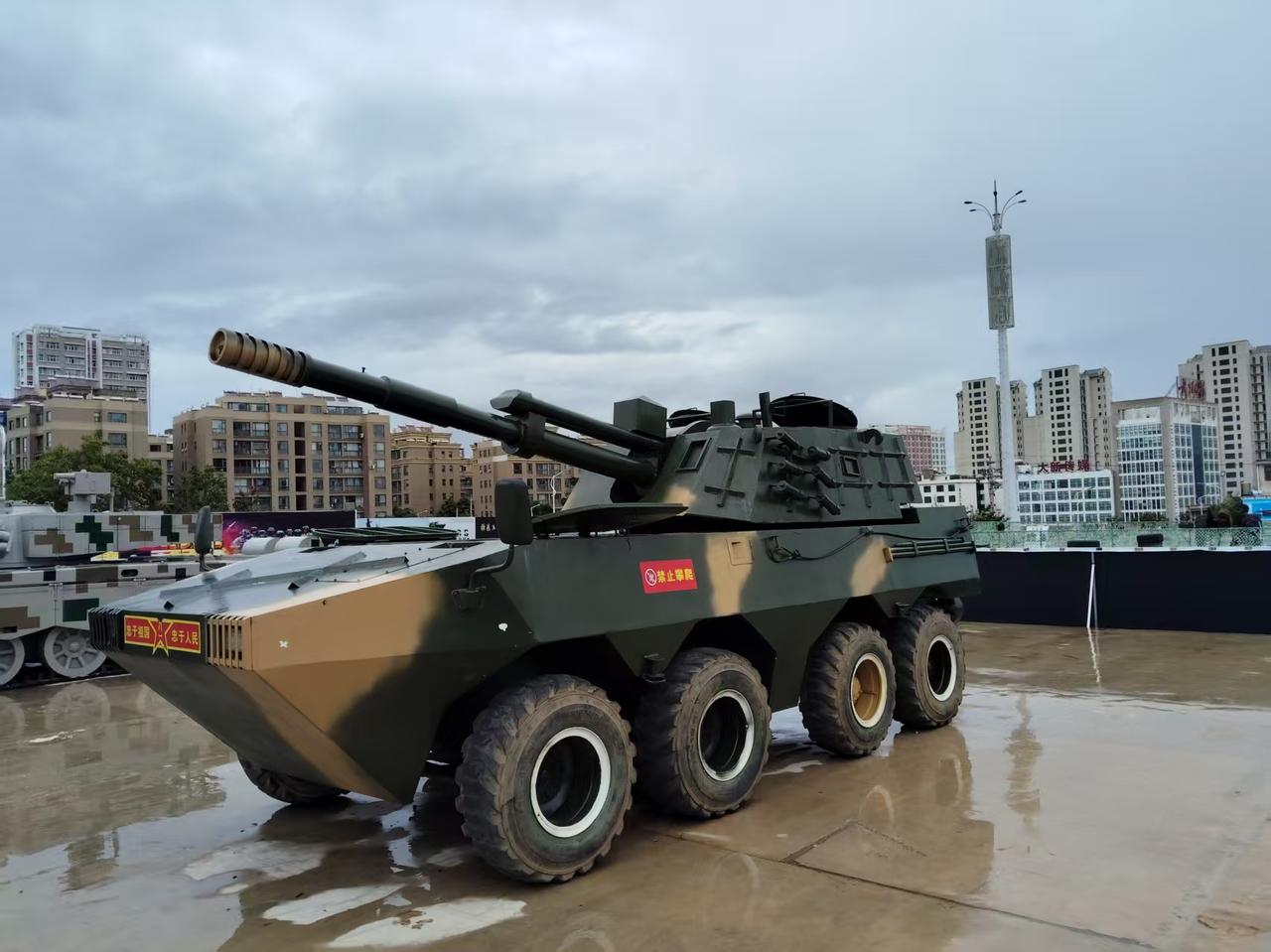 记者:鹰酱，阿富汗在侵犯女性权利。鹰酱:没有的事，别胡说八道。