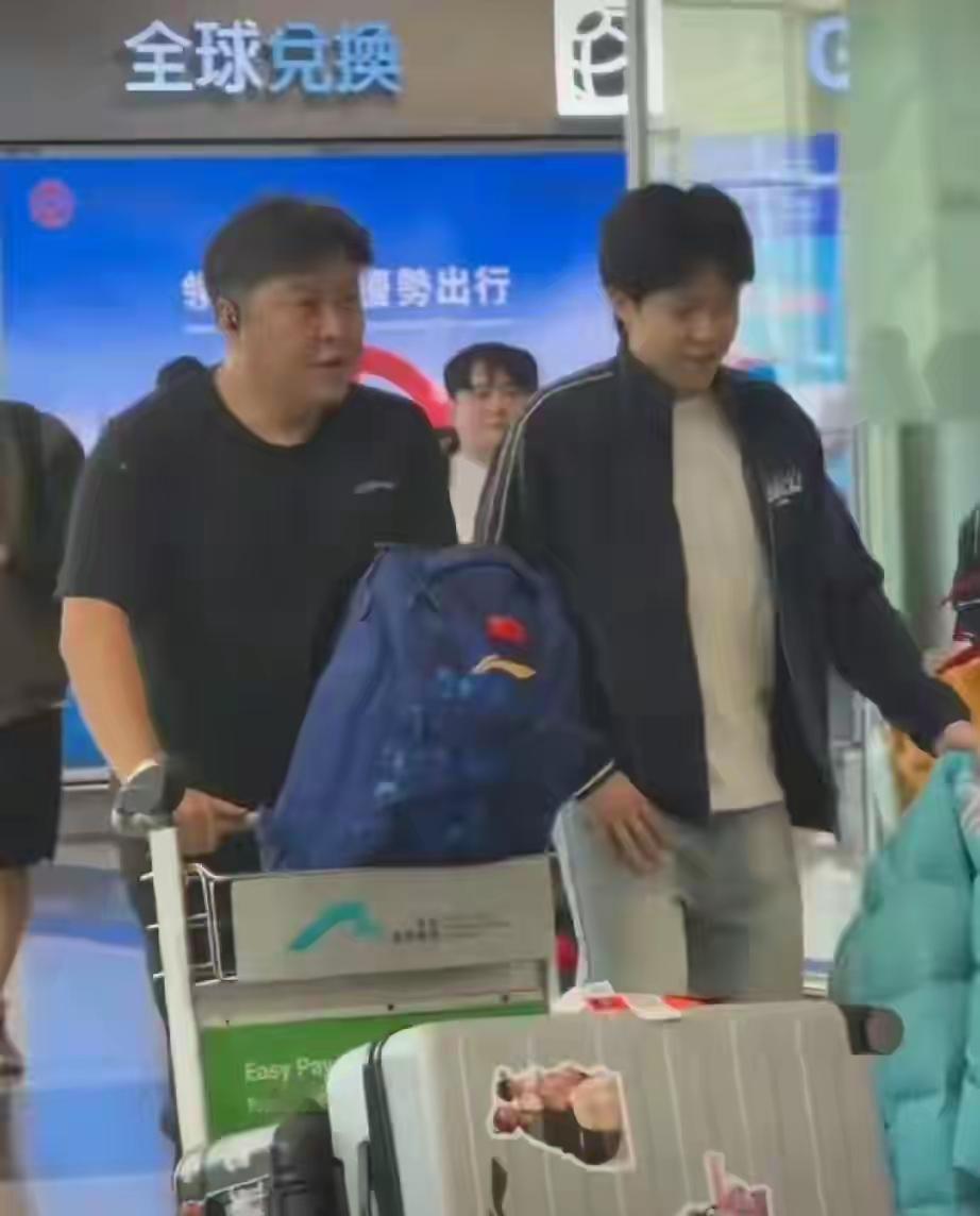 孙逊与王楚钦双向选择成功，肖战也没放手，两人协同指导王楚钦在2025WTT香港