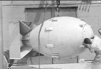 中国当初研究核武器时，美国为什么没有强行阻止？何止是阻止过，实际上美苏两个死对头