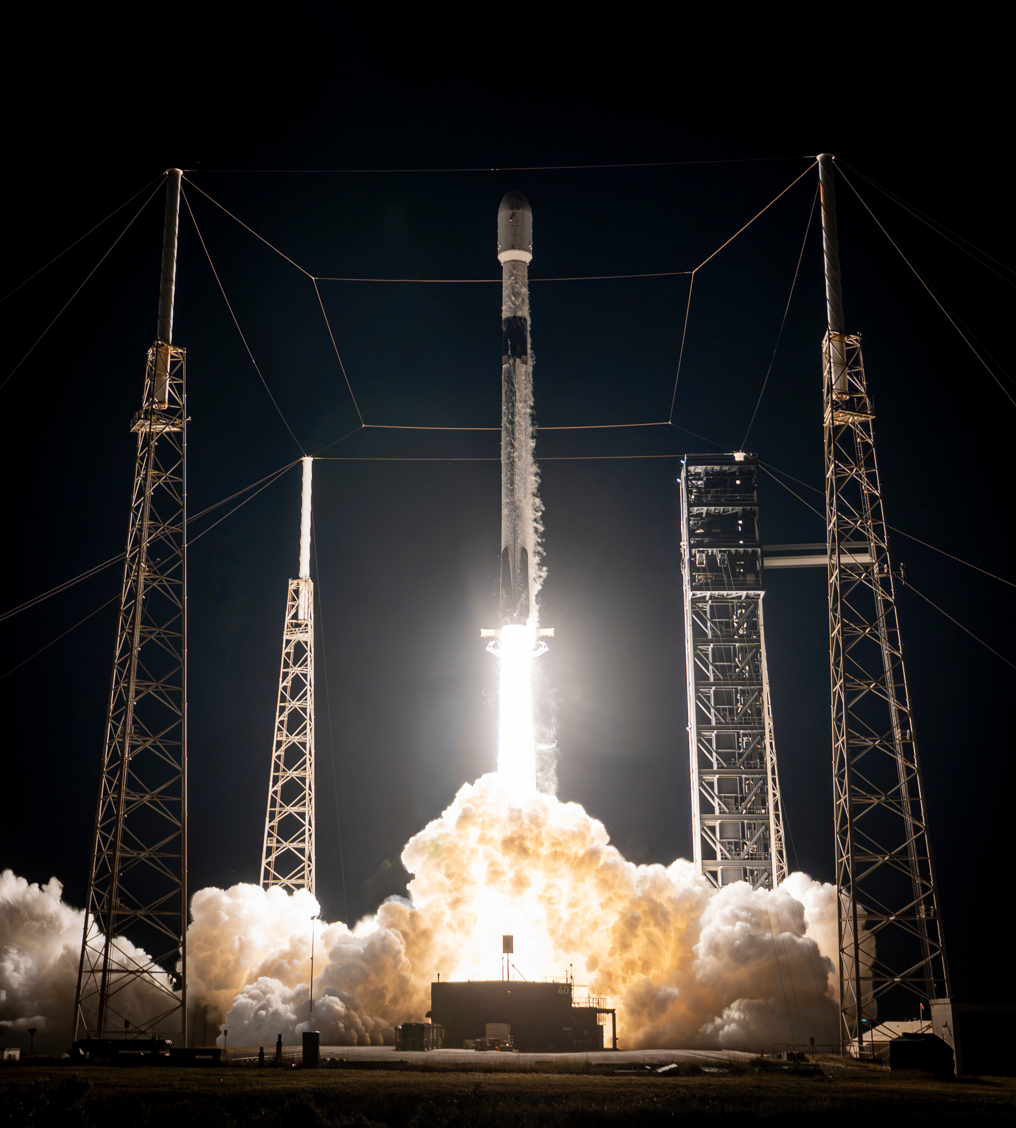 今天08:12，SpaceX在卡纳维拉尔太空军基地SLC-40，使用Falcon