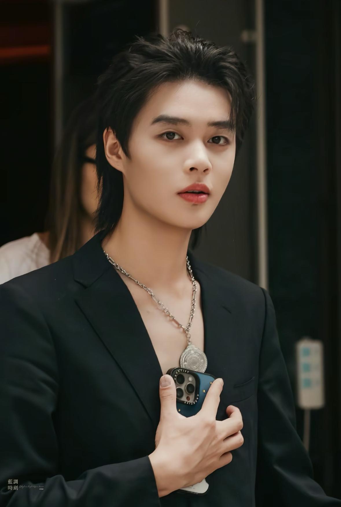 以前看长剧多，几部剧喜欢上一个男主都难🙂‍↔️现在看短剧，见一个爱一个就算了