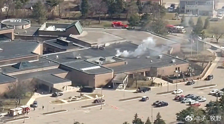 据CNN报道，美国犹太教堂袭击事件中至少30名警察受伤据CNN援引美国国土安全部