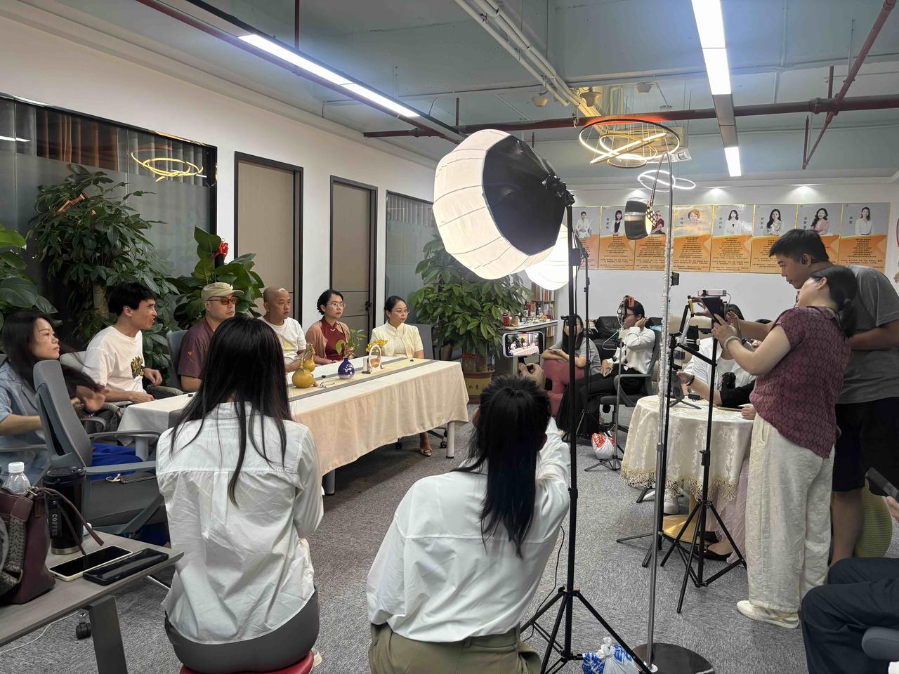 10月6日弟子班传媒密训，两代人生育与AI传媒访谈：1.专业传媒录制是心理